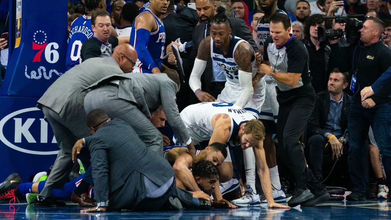 "Karl-Anthony Towns Tapped-Out": NBA Twitter Revisits Ben Simmons Putting an Chokehold on Wolves Big Man