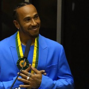 "8-time World Champion Lewis Hamilton" - Brazilian speaker compares Mercedes driver to F1 legend Ayrton Senna