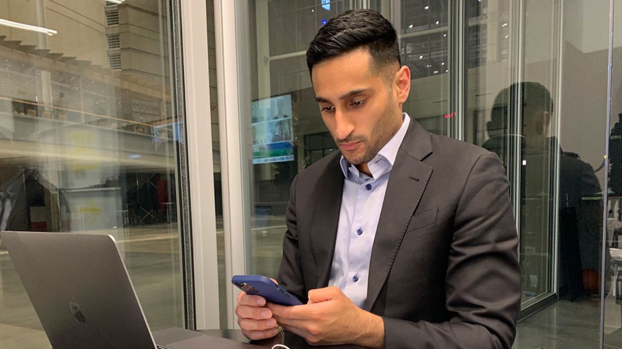 "Shams Charania Runs Hoop Central": $1.5 Million NBA Insider's Biased Tweets Against Stephen Curry  Russell Westbrook Stand Exposed