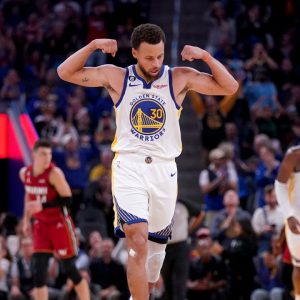 Steve Kerr Cites a '15 Pounds' Difference Between Stephen Curry's 2016 Unanimous MVP Season and 14th Year in the League