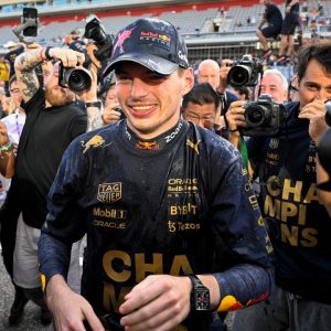 "I was warming the tires" - Max Verstappen explains his qualifying saving 360º spin during the British Grand Prix