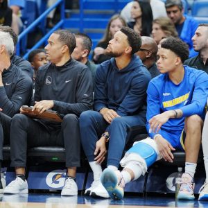 "Stephen Curry Needs Help!": JJ Redick Breaks Down Warriors' Cold Start to the 2022-23 NBA Season