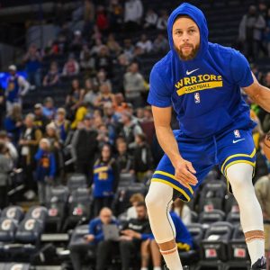 "I'm K*lling EVERYONE For This, Including Me!": Fans Are Beside Themselves as Stephen Curry Gets No Call From Officials, Despite Potential Flagrant Foul