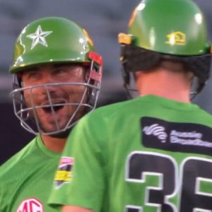 "Silencing the crowd at the Adelaide Oval": Marcus Stoinis hits 4 sixes in Henry Thornton over to set NYE BBL 12 match on fire