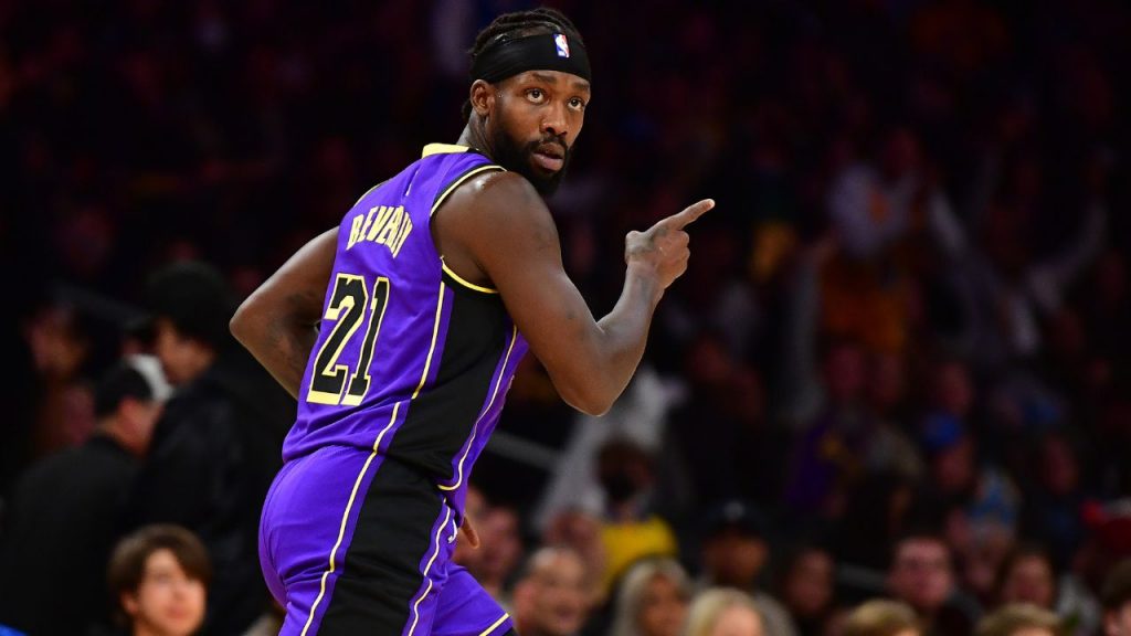 "Patrick Beverley Trying to Get Out of LA": NBA Twitter React to 6ft 2" Guard's 'Too Small' Celebration Amid Back-to-Back Blowout Losses