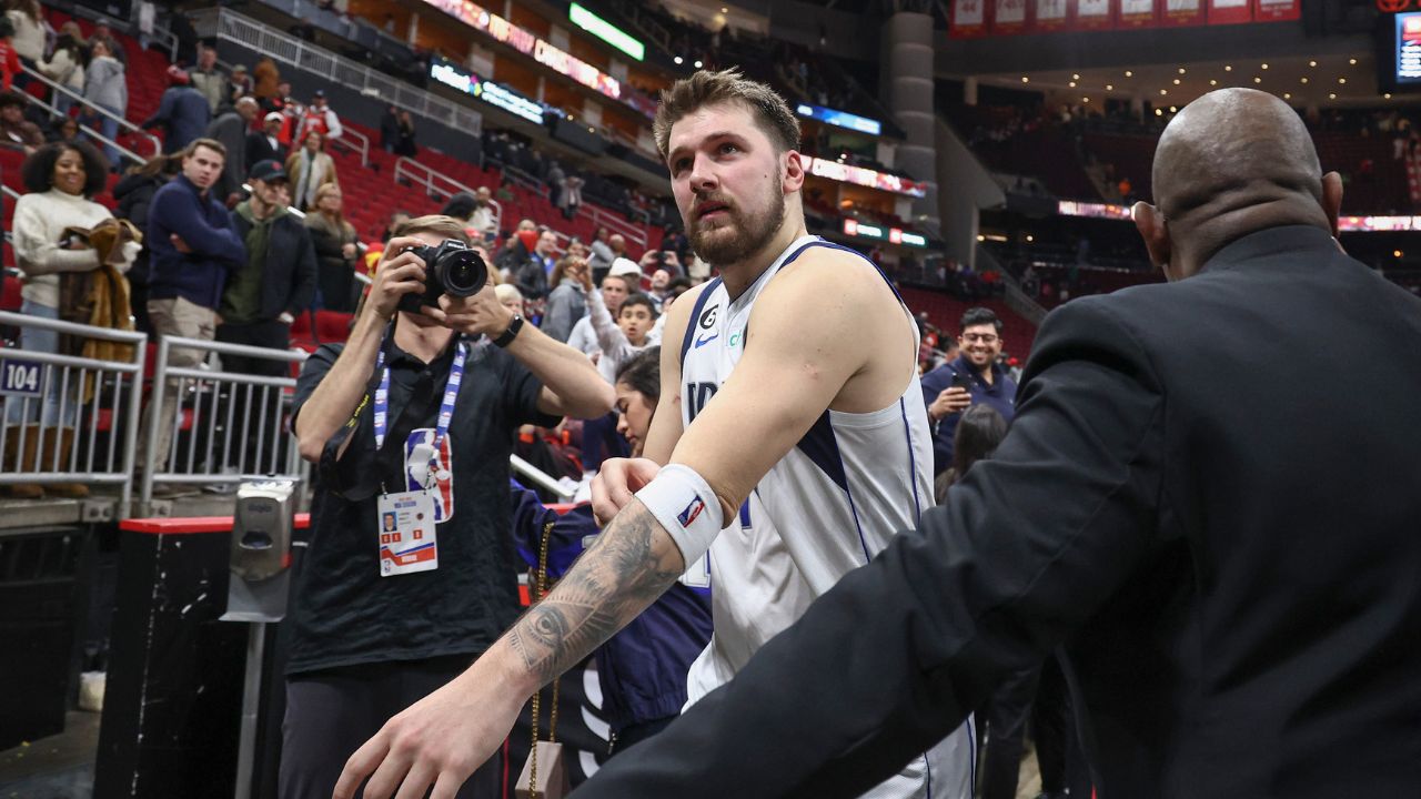 If you dont double Luka Doncic, it's 50": Raptors' Fred VanVleet marvels praise at 6ft 7" Mavericks star