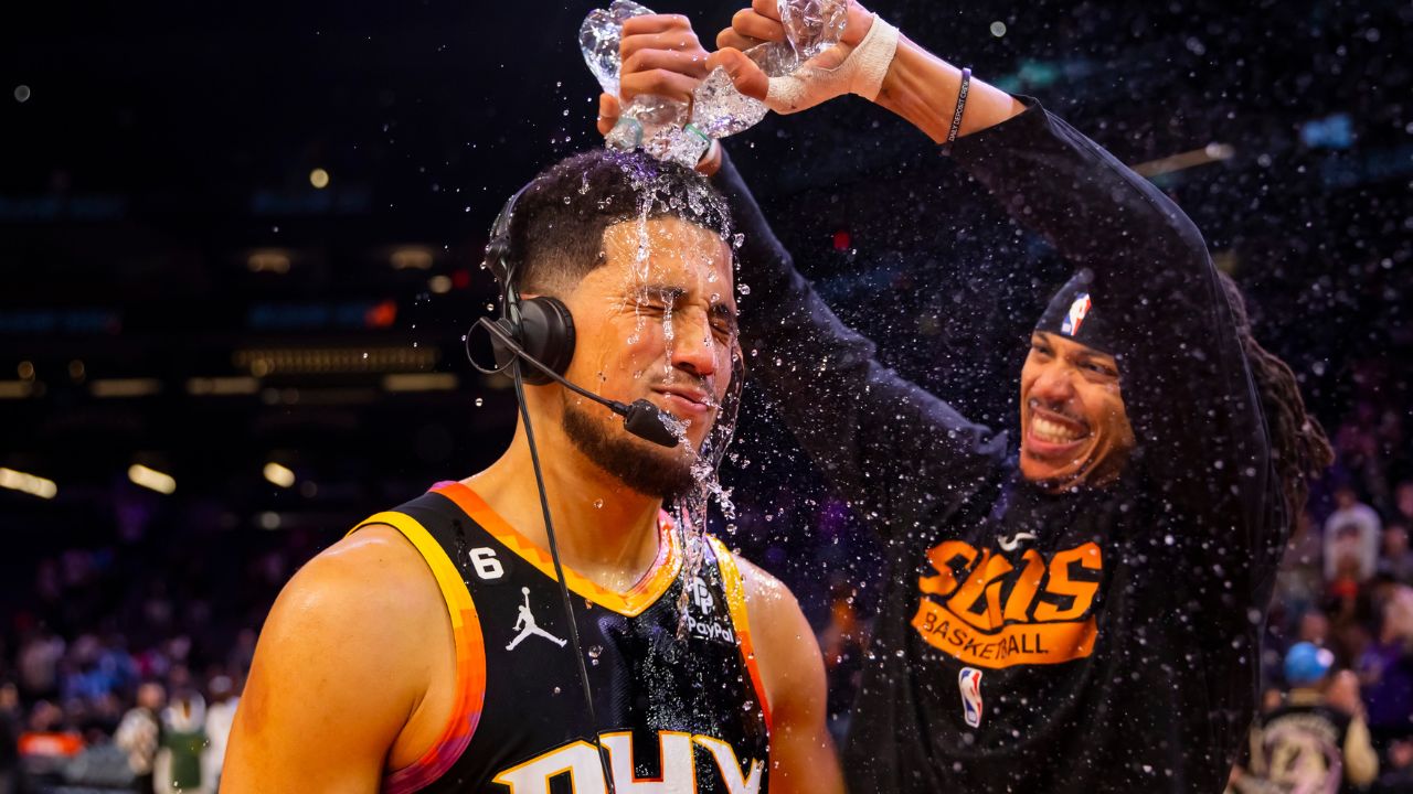 "Book going NUTSO": LeBron James and Others React To an "Flamethrower" Devin Booker Performance vs Pelicans