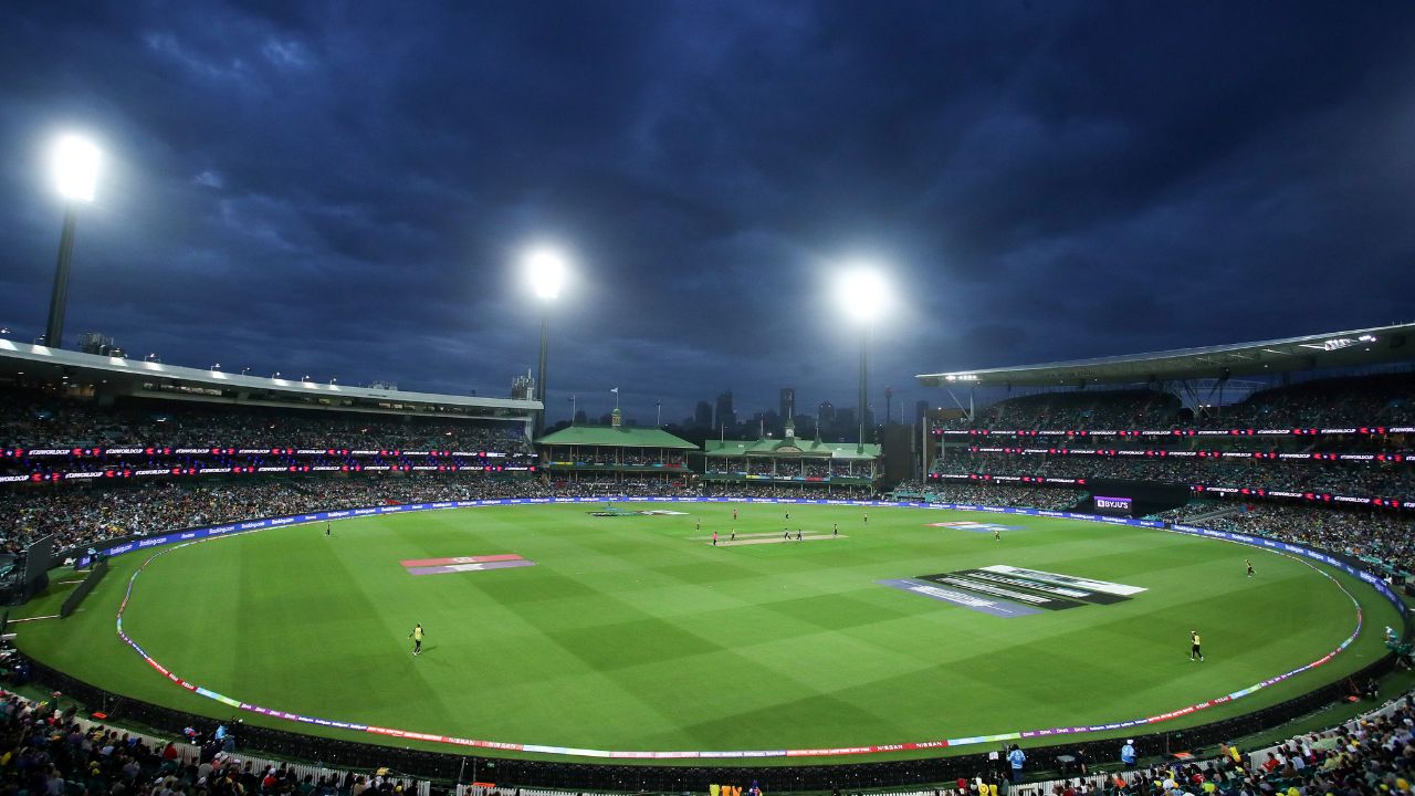 Weather at SCG now: Sydney Cricket Ground weather today for BBL 12 SIX vs HUR match