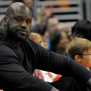 Shaquille O'Neal Generously Shows Off his $400 Million, Randomly Paying at Best Buy and Gifting 70-inch TVs