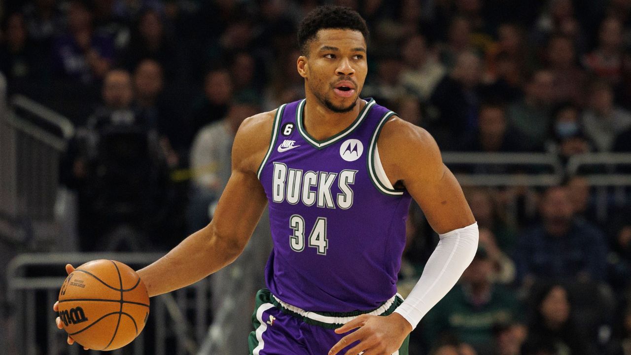 7ft Giannis Antetokounmpo Registers First Back-To-Back 40/20 Games Since Moses Malone’s in 1982