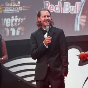 "I'm not drunk enough, need more Tequila shots" - Sebastian Vettel mimics Ferrari's Carlos Sainz during the Autosport Awards