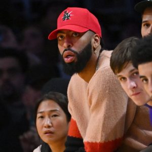 Is Anthony Davis Playing Tonight vs Mavericks? Lakers Release Injury Report Ahead of Christmas Day Games