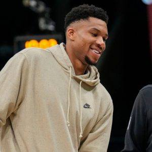 Giannis Antetokounmpo, Who Once Claimed Smoothies Were America's Gift, Was Seen Relentlessly Snacking 