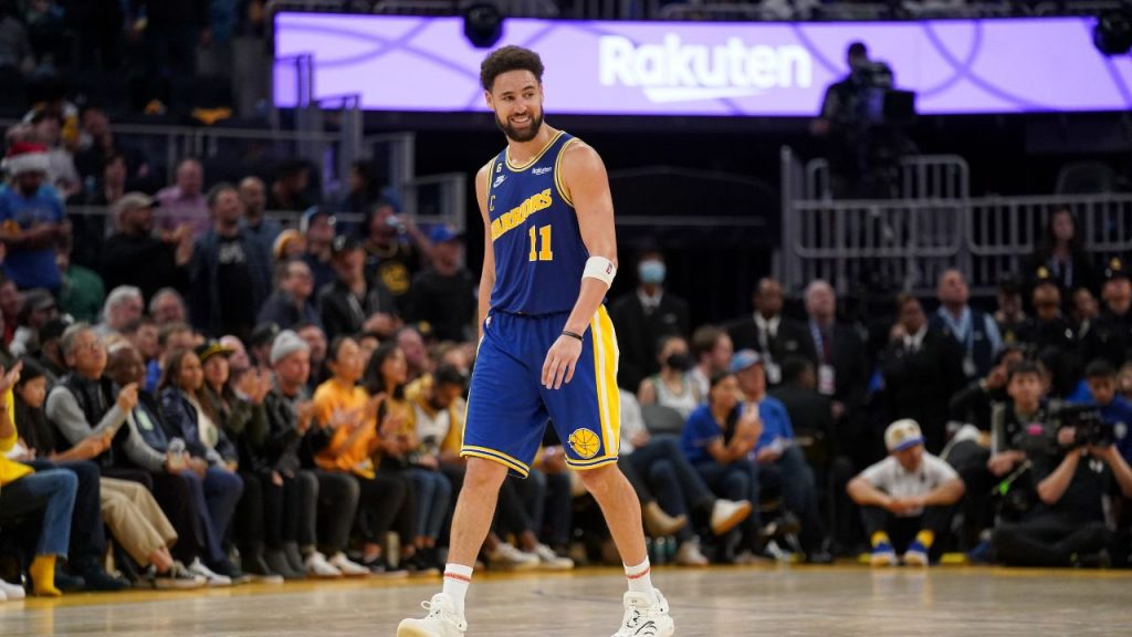 "If You Lurk, You're Gonna Get Hurt": Klay Thompson Admits Taking to Books Over 15 Million+ Social Media Followers Helped his Game