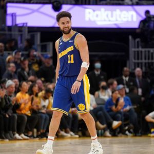 "If You Lurk, You're Gonna Get Hurt": Klay Thompson Admits Taking to Books Over 15 Million+ Social Media Followers Helped his Game