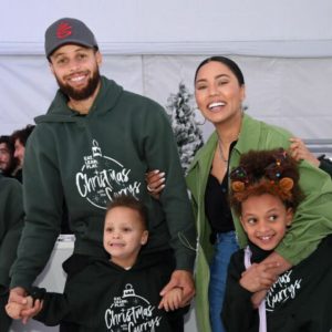 "Want to Feel Strong in My Skin!": Ayesha Curry, After Helping 500 Families on Christmas With Stephen Curry, Shared New Year's Resolutions