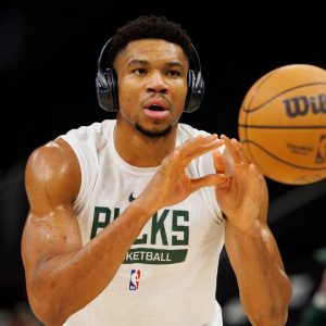 Is Giannis Antetokounmpo Playing Tonight vs Cavaliers? Bucks Release Concerning Availability Update for 7ft Star