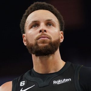 “Stephen Curry Is One of My Favorite Players of All Time”: Magic Johnson Showers GSW Superstar With Extraordinary Praise