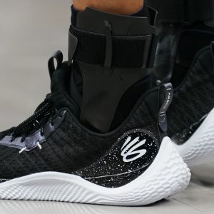 Stephen Curry Rolled back The Years And Showcased The Future All In The Space Of One Game - His 2 Pairs Of Under Armour Shoes Were The Talk Of The Town