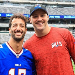 Daniel Ricciardo auditions for the NFL after playing throw and catch with Buffalo Bills' Josh Allen