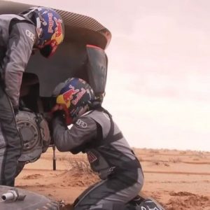 Carlos Sainz visits Saudi Arabia to see his 60-year-old father vying for the title in the desert