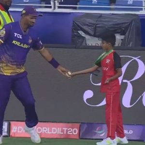 "I'll give you a hand": Commentators convulse with laughter as Ball boy helps Sabir Ali in ILT20 2023 match