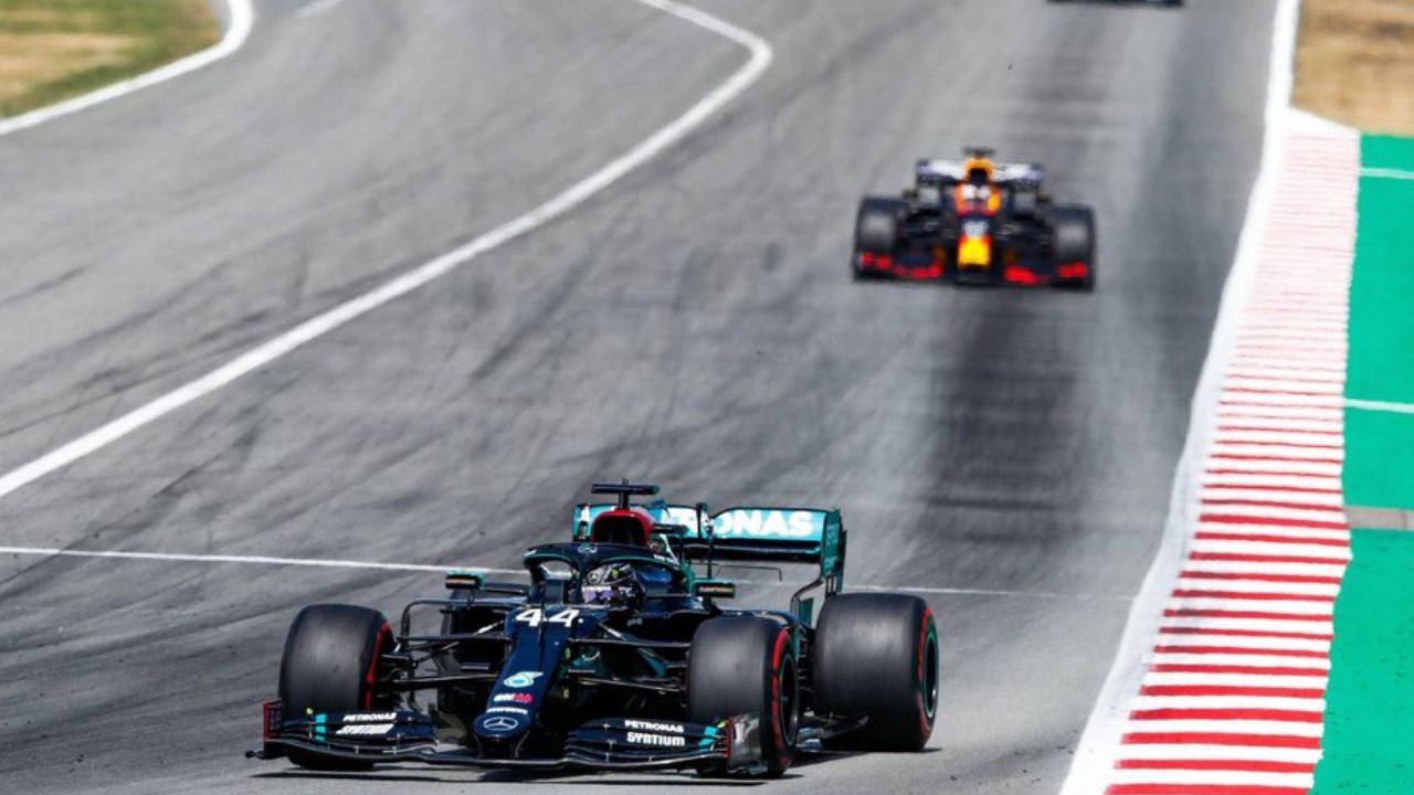 Lewis Hamilton Auctions $54,000 Worth Rear Wing of His 7th Title Car