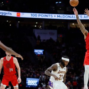 "I'll Beat Your A**": Damian Lillard Threatening Pat Beverley Spurs Lakers to Chase 25-Point Trail Blazers Lead