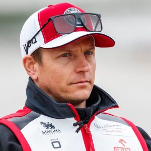 Kimi Raikkonen speaks lesser because of his high intelligence according to therapist