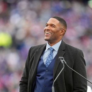 Michael Strahan takes a not-so-subtle shot at Skip Bayless ahead of Pats-Bills game
