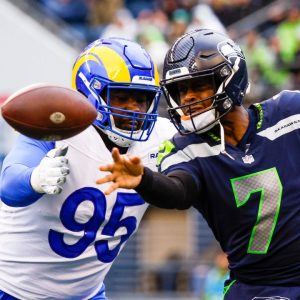 "Worst officiated game of the year": Geno Smith and the Seahawks were given a playoff lifeline with poor officiating in Week 18
