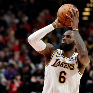 38 year old LeBron James, after being declared WASHED, is NBA's most inform player ahead of youngsters in their prime