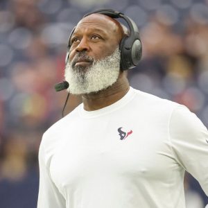 Lovie Smith offered a final gift to the Chicago Bears before the Houston Texans fired him
