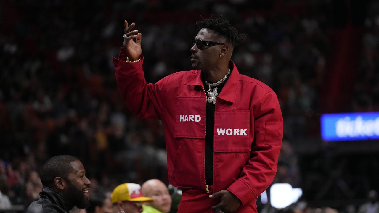 A Year After Throwing Shades at 'Divorced' Tom Brady, Antonio Brown Makes Talk Show Announcement In Typical AB Style