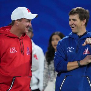 Eli Manning Once Explained How the "I, I, I" Mentality Severely Harmed Teams & Athletes; "Very Much a 'Me' World"