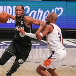 WATCH: Chris Paul Pokes Kevin Durant, Claiming to be One of the Few Who Could Guard the 4x Scoring Champ