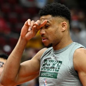 What Happened to Giannis Antetokounmpo? What is the expecated Wrist Sprain Healing Time?