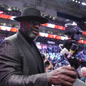 "Don't think Shaquille O'Neal's b*tt can get in!": Charles Barkley and Kenny Smith take jabs at Big Diesel while 'Tubing'