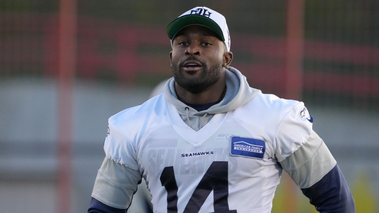 3 Years After Signing $4,500,000 Rookie Deal, D.K Metcalf Flaunted His $2,090 Louis Vuitton Murse While Naming His Essentials