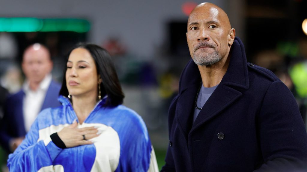 Dwayne Johnson mother