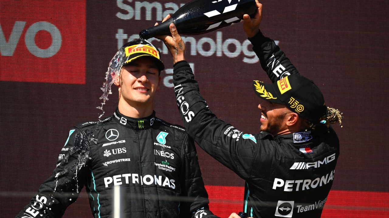 Ex-F1 Driver Believes Lewis Hamilton Will Beat George Russell With “Different Approach”