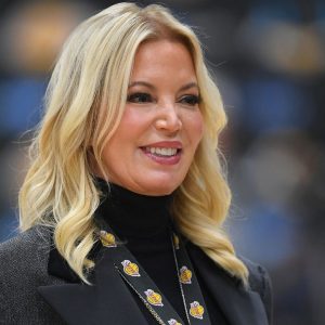“Don’t want your pretend GM bullsh*t trade suggestions”: Jeanie Buss Calls Out a LeBron James Fan Page for “Harassing Messages” in DMs