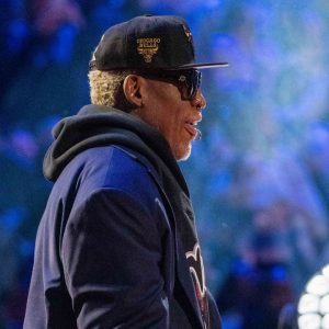 "Dennis Rodman Is In His Transvestite Mood": Bulls Legend's 'Crossdressing' Brought About Interesting Dialogue About His S*xuality