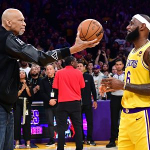 "Sorry Magic Johnson, You Got it Wrong": Kareem Abdul-Jabbar Expresses Happiness About LeBron James Passing His 38,387 Points Tally, Dismisses Notions of Resentment