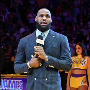 "To Shoot the Fadeaway Like Michael Jordan": LeBron James Names Kobe Bryant and Bulls Legend As His Motivation To Chase Greatness