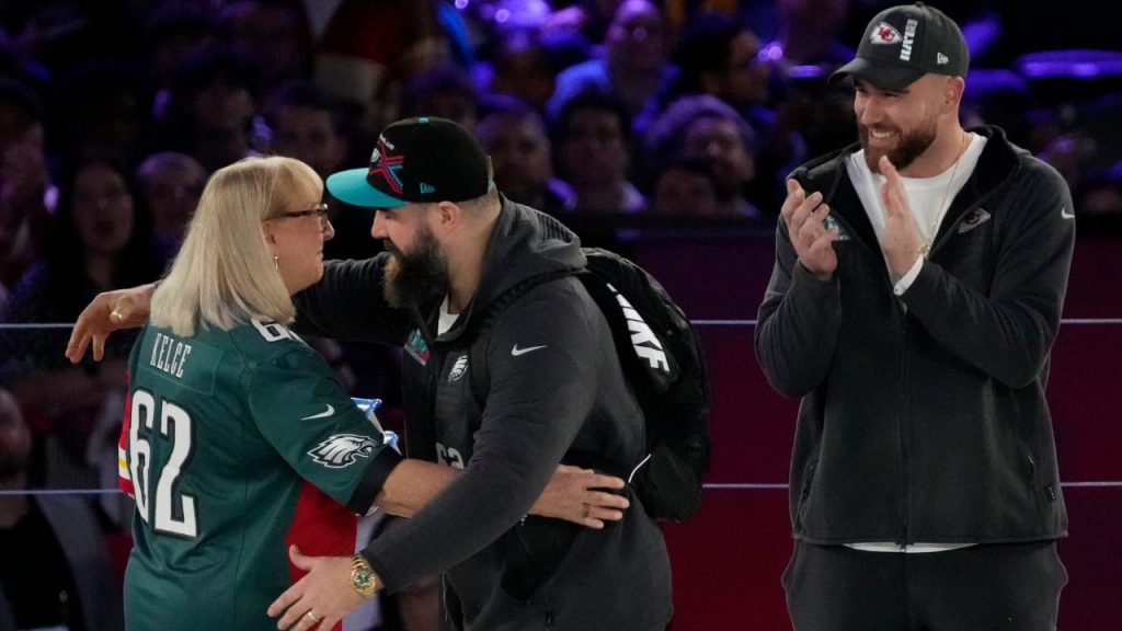 Donna Kelce, Travis Kelce, Jason Kelce