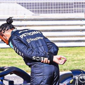 Lewis Hamilton Avoids $50,000 Fine While Spying on Max Verstappen’s New Challenger as F1 Pre-season Testing Kicks Off