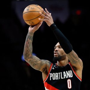 "Damian Lillard is the real deal!": LeBron James and other NBA superstars react to historical 71-point showing