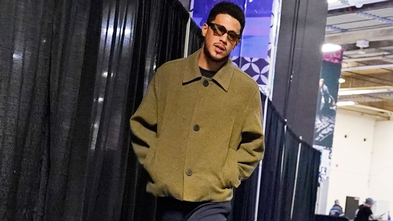 Is Devin Booker Playing Tonight vs Hawks? Suns Release Injury Report for Youngest 70-Point Scorer 