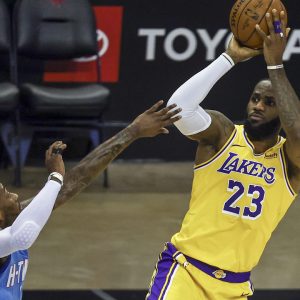 "Not For Me!": LeBron James' Epic Reply To John Wall's Claims Of Hitting A 'Lucky Shot' Against Wizards